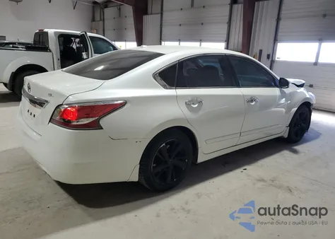 2015 Nissan Altima 2.5 из США, поврежденный, VIN 1N4AL3APXFC443066